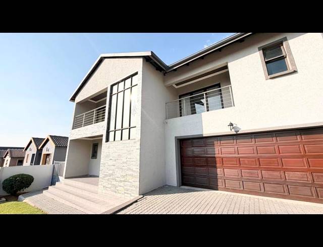 4 BEDROOM HOUSE FOR SALE IN SUMMERFIELDS ESTATE